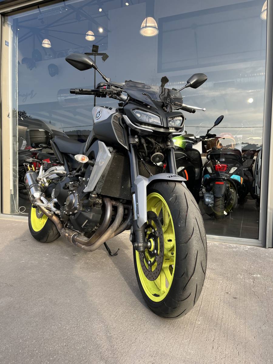 MOTO YAMAHA MT09 2017 GARANTIE 12 MOIS PROCHE DE MARSEILLE