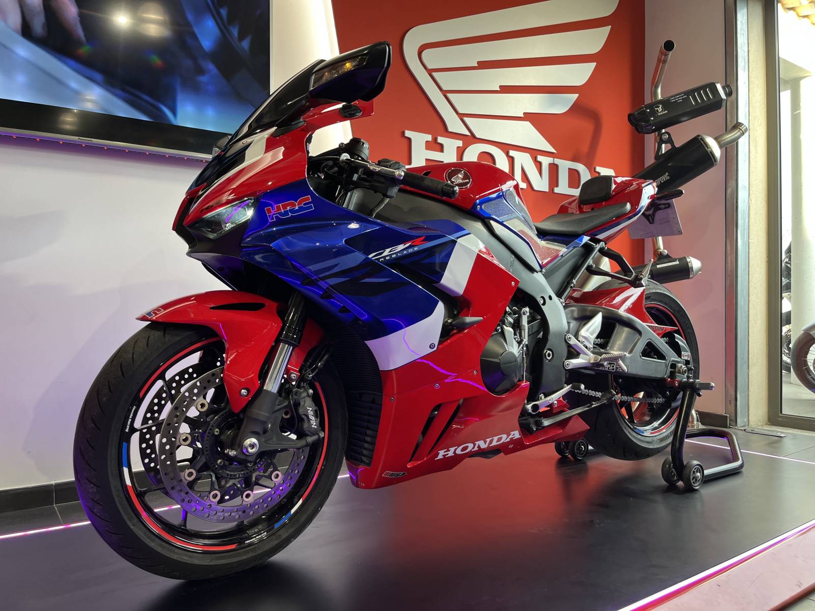 VENTE DE MOTO HONDA CBR 1000 RR TRES BON ETAT A AUBAGNE 