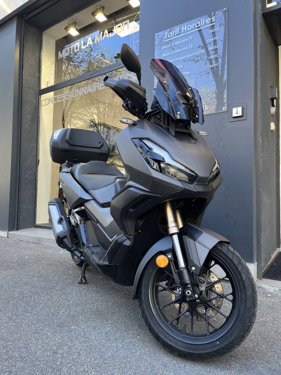 SCOOTER HONDA D'OCCASION ADV 350 PROCHE DE CASSIS 