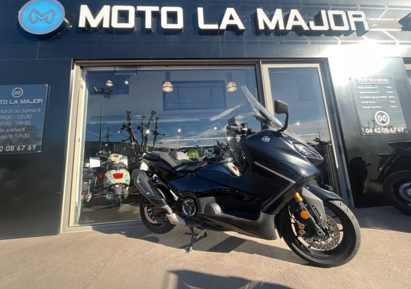 VENTE DE SCOOTER YAMAHA TMAX 560 TECH MAX A AUBAGNE