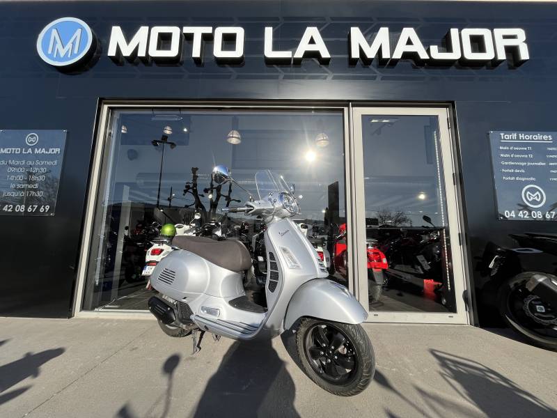 VENTE VESPA GTS 125 D'OCCASION TRES BON ETAT A AUBAGNE