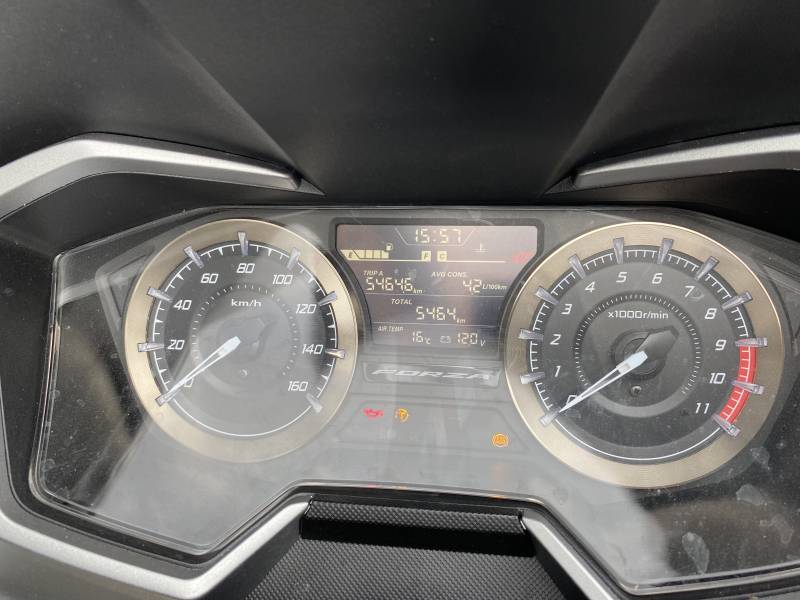 VENTE DU NOUVEAU SCOOTER HONDA FORZA 350 2021 BLANC D'OCCASION GARANTIE HONDA PAS CHER A AUBAGNE PROCHE MARSEILLE