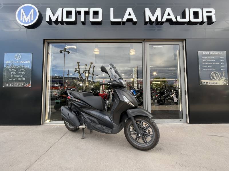VENTE SCOOTER PIAGGIO NOIR D'OCCASION 