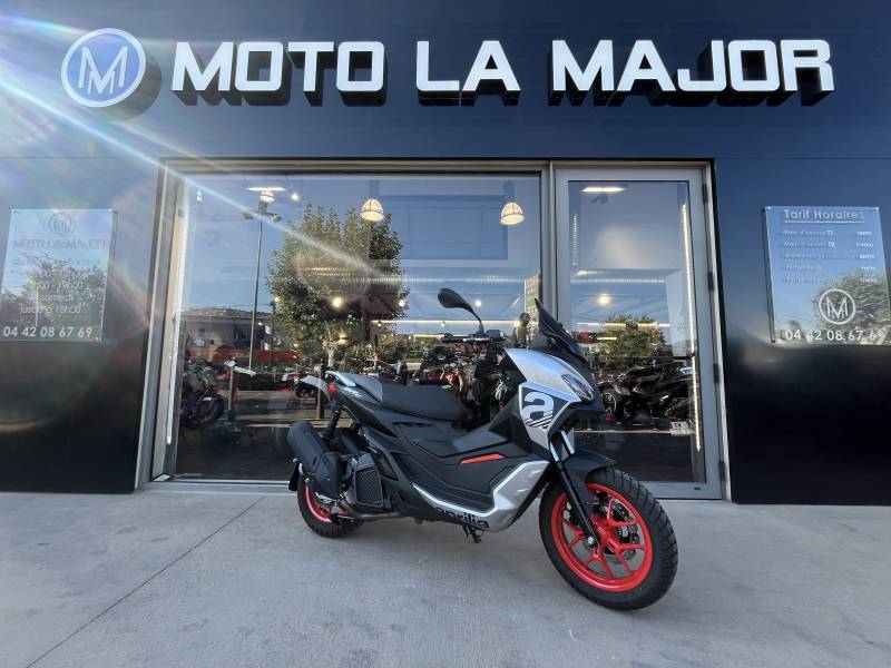 VENTE D'UN SCOOTER APRILIA SR GT 125 2023 3510 KM GARANTIE 12 MOIS À AUBAGNE PROCHE DE MARSEILLE