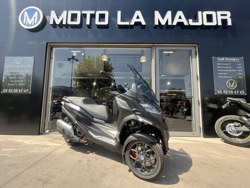 VENTE D'UN SCOOTER PIAGGIO MP3 530 HPE 2024 2500 KM VÉHICULE DE DIRECTION Garantie Constructeur 04/2026 À AUBAGNE PROCHE DE MARSEILLE