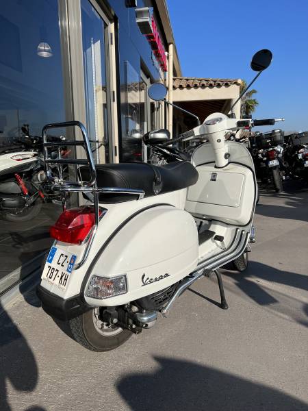 VESPA 125 PX BLANC IMMATRICULER 10/2013