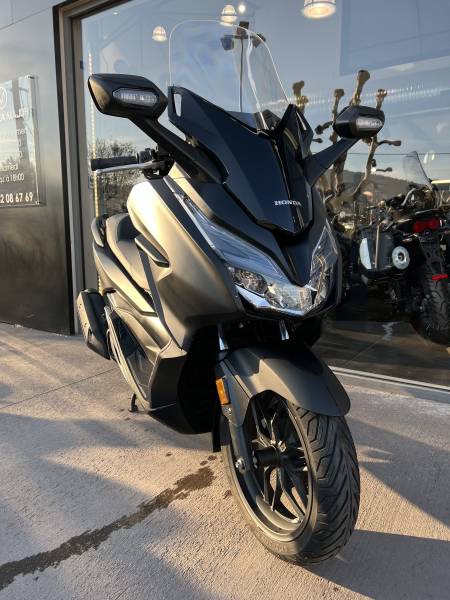 HONDA FORZA 125 NOIR MAT GARANTIE 12 MOIS