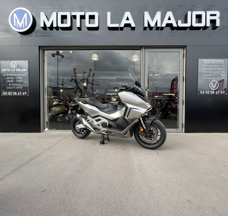 HONDA FORZA 750 GRIS D'OCCASION A  AUBGNE