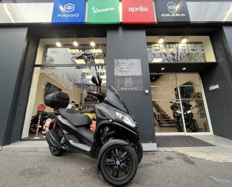 VENTE SCOOTER 3 ROUES PIAGGIO D'OCCASION A MARSEILLE 