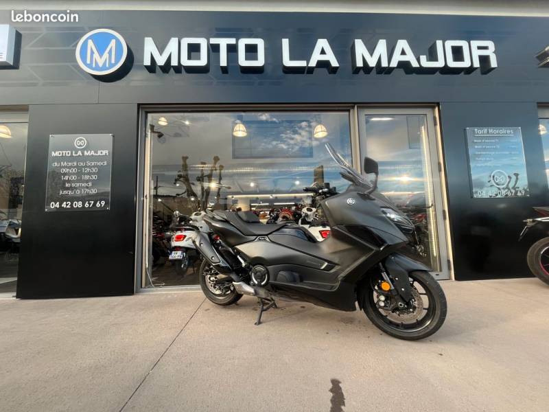 VENTE DE SCOOTER YAMAHA TMAX 560 A AUBAGNE