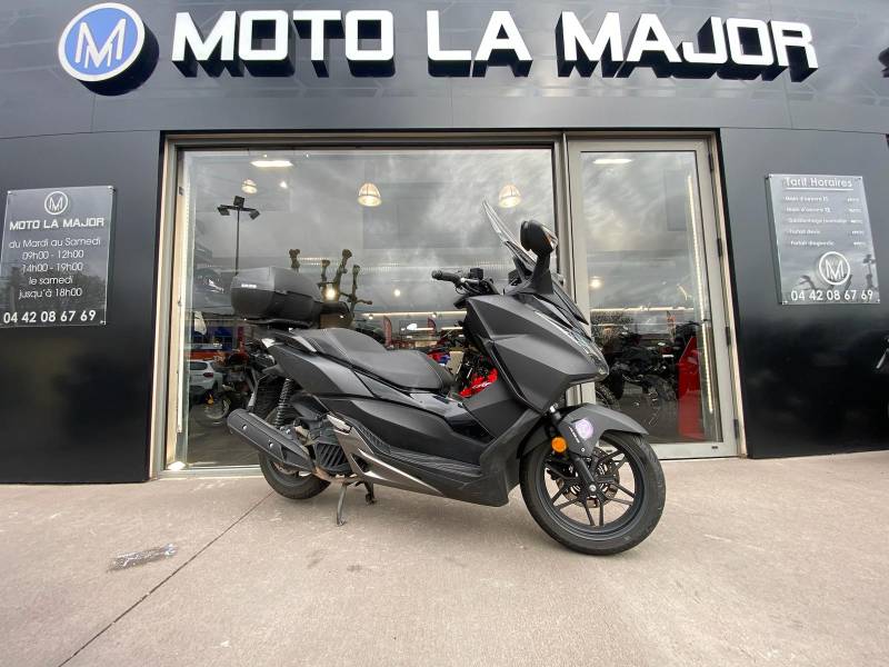 SCOOTER FORZA 125 GRIS D'OCCASION A AUBAGNE PAS LOIN DE MARSEILLE